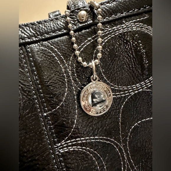 Coach ❤️Kiss Snap Patent Leather Mono Satchel - Picture 4 of 16